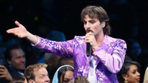 ベンソン・ブーンが魅せた“魔法の夜” ― AMAs 2025で解き放った「Mystical Magical」の衝撃